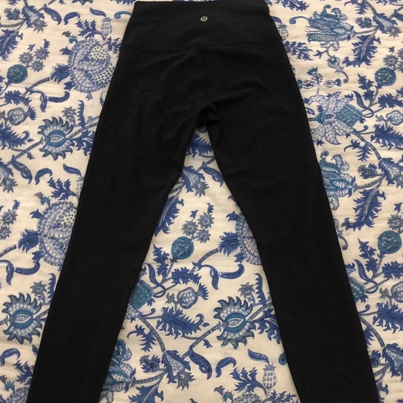 LULULEMON WUNDER UNDER LEGGINGS 7/8 - Picture 2 of 5